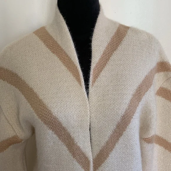 NEW Steve Madden Cardigan Sweater - Picture 2 of 9